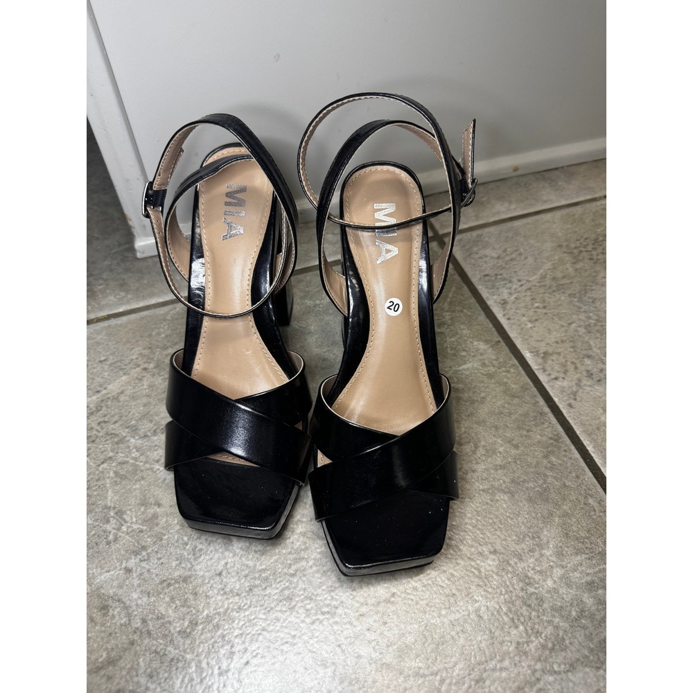 MIA Black Faux Patent Leather Strappy Block Heel Sandals Womens Size 6